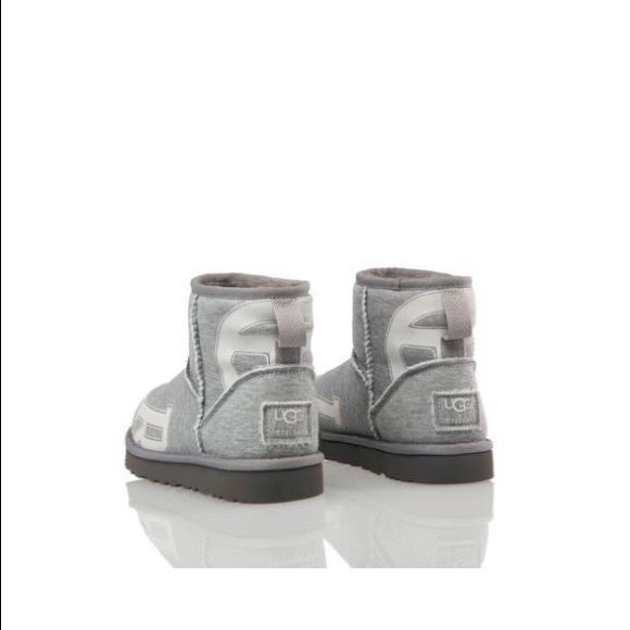 🆕 UGG X TELFAR GREY & WHITE FLEECE SWEATSHIRT MINI UGG BOOTS LIMITED EDITION - Picture 4 of 6